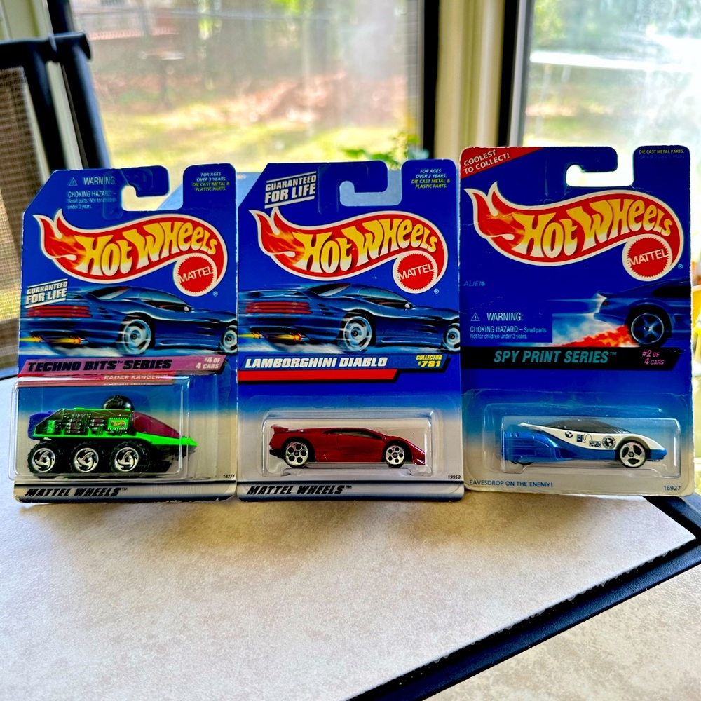 Hot Wheels Mattel: Techno Bites Ser, Lamborghini Diablo, Spy Print/ each $8.00